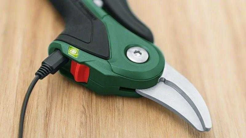 Akumuliatorinis sekatorius Bosch Easy Prune 06008B2102