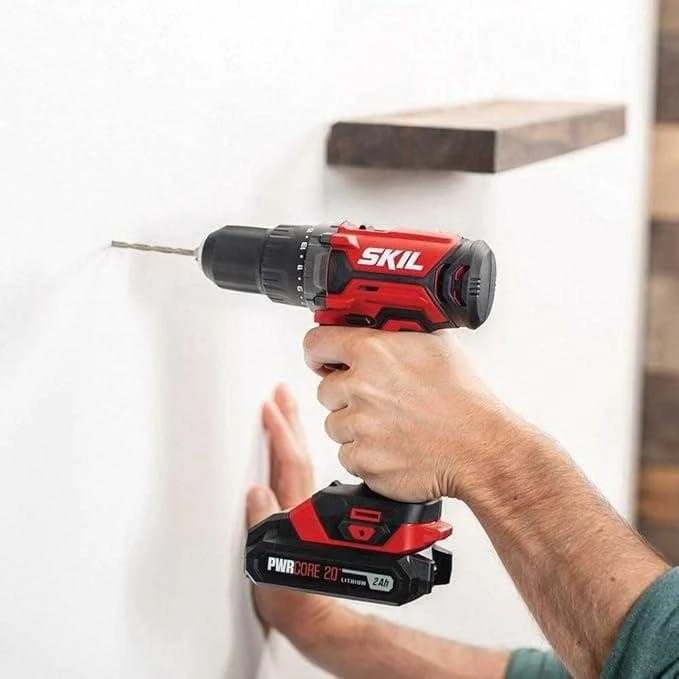 Skil 3021CA gręžtuvas naudojimo metu