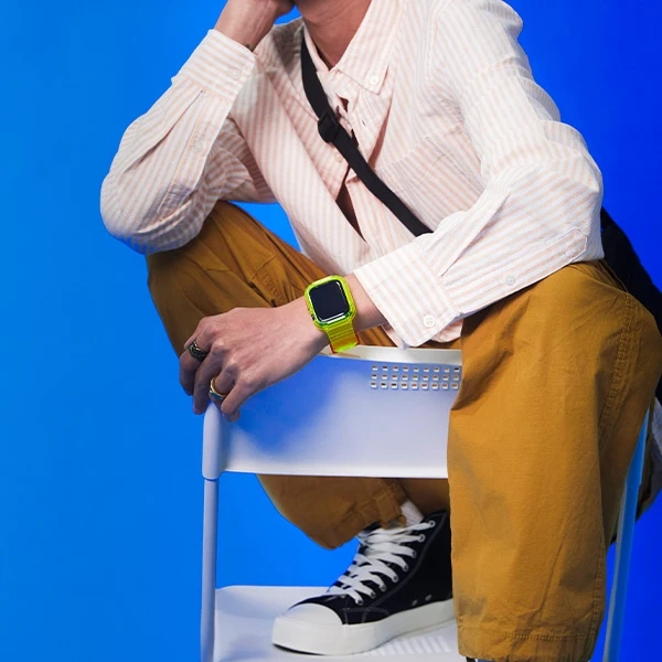 „Skinarma Band+Dėklas Saido 2in1 Apple Watch 45/44mm“ geltonas neoninis