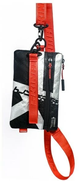 Skinarma Phone Bag Comet juodos spalvos
