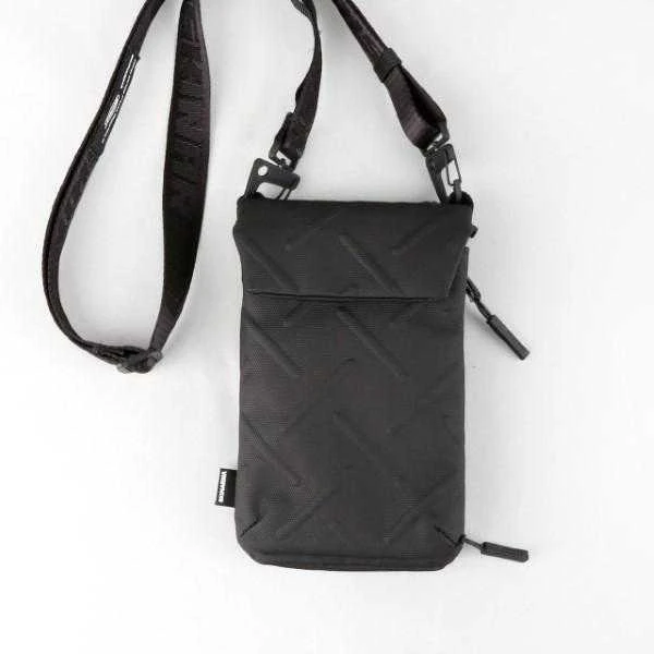 Skinarma Phone Bag Juno juodos spalvos