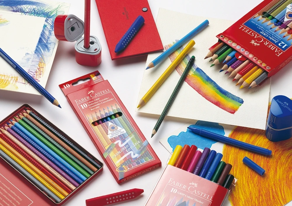 Spalvoti akvareliniai pieštukai Faber-Castell GRIP 2001, tribriauniai, 24 spalvų, metalinėje dežutėje