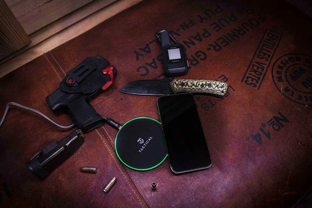 Tactical Base Plug Wireless belaidis Qi įkroviklis 15W
