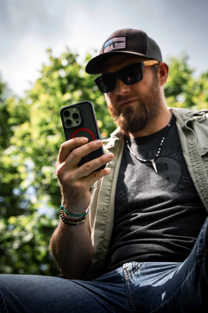 Tactical MagForce Hyperstealth 2.0 dėklas telefonui Apple iPhone 14 Pro juodos ir raudonos spalvos