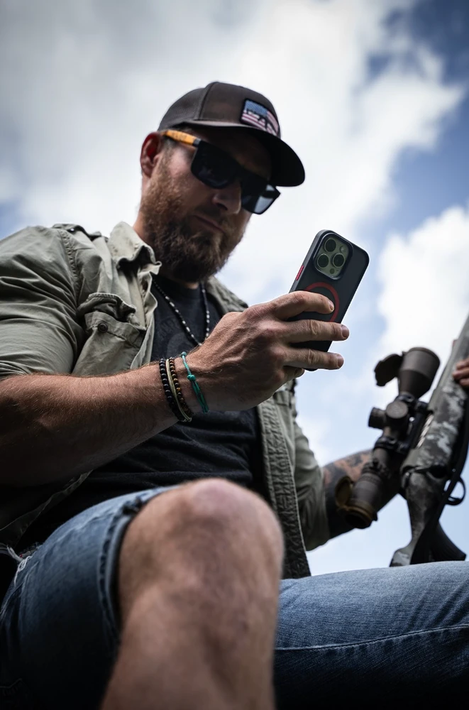 Tactical MagForce Hyperstealth 2.0 dėklas telefonui Apple iPhone 14 Pro juodos ir raudonos spalvos