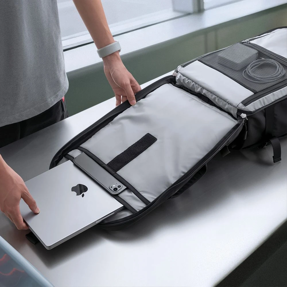 Tech-Protect DEFENDER S70 RYANAIR & WIZZAIR KELIONINĖ KUORINĖ NEŠIOJAMAM KOMPIUTERIUI 24L 40x30x20 JUODA