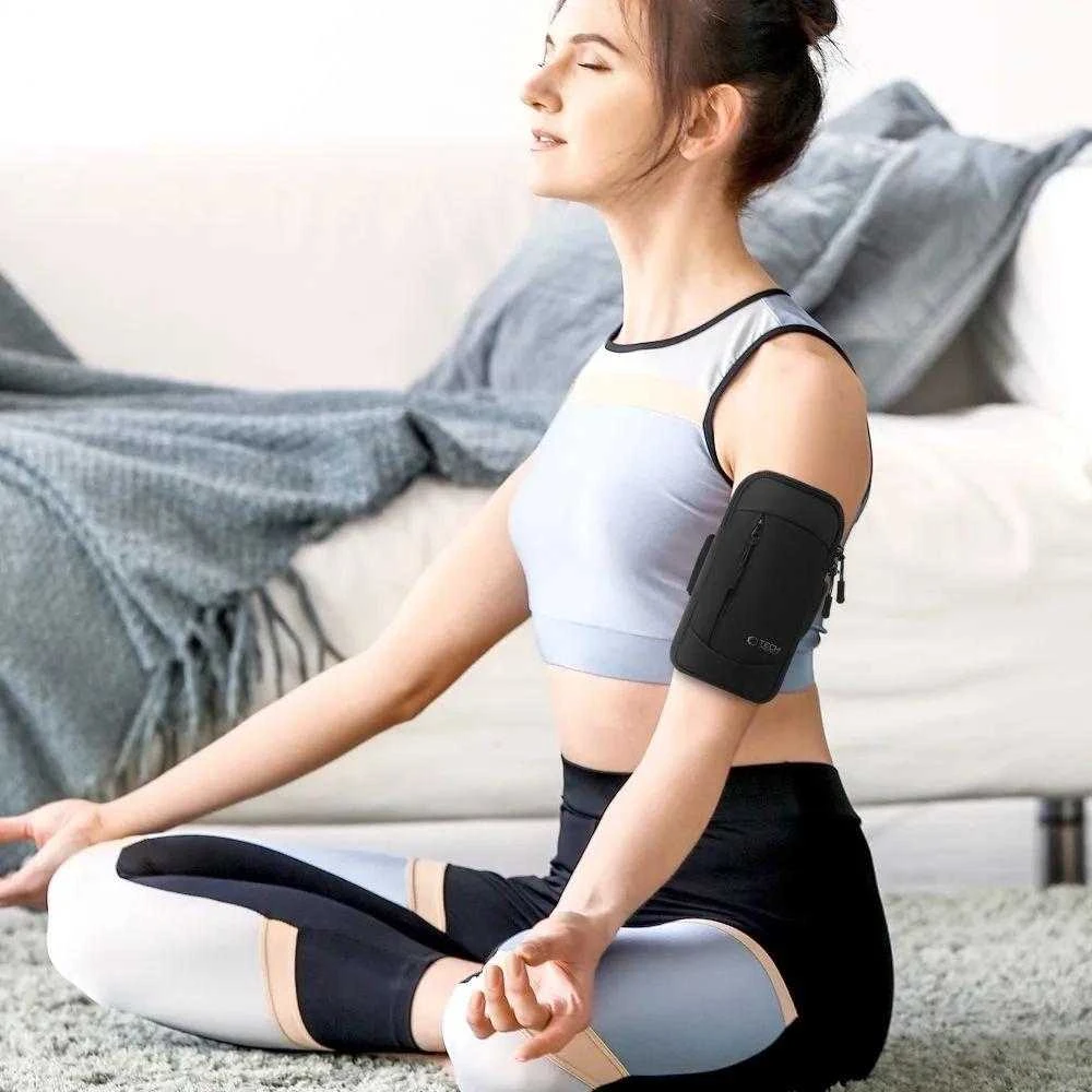 Tech-Protect M6 Universal Armband – dėklas telefonui juodos spalvos
