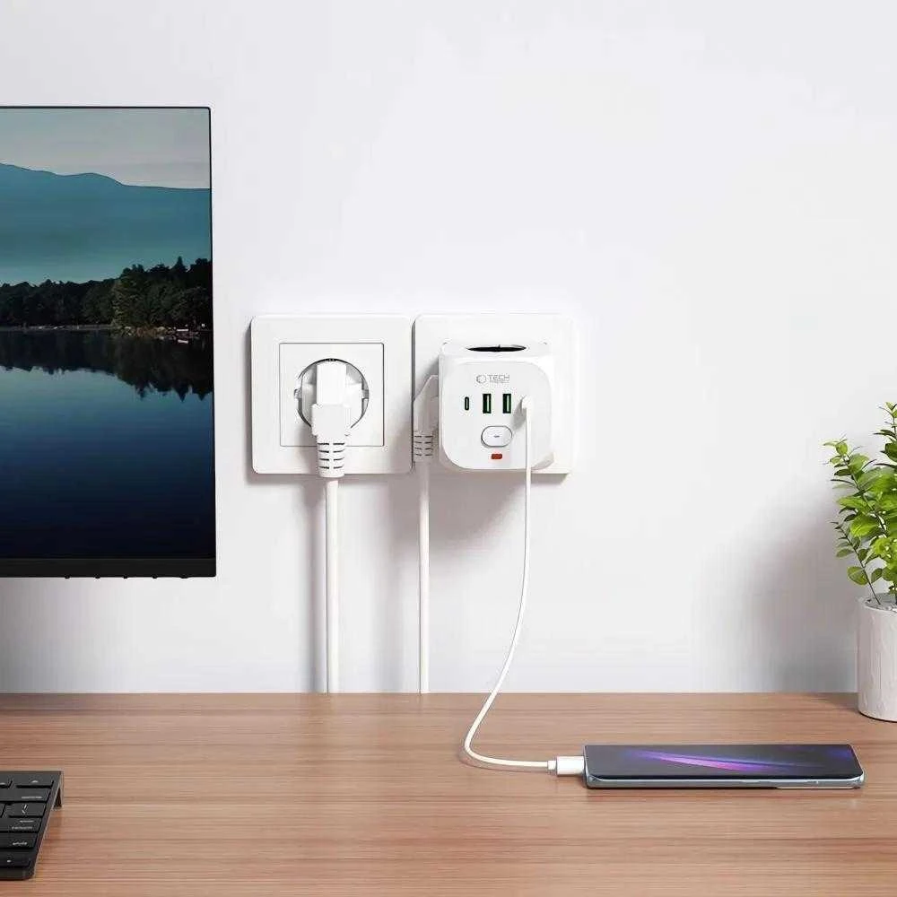 Tech-Protect PCL3x4 maitinimo juosta, 2x USB-A, 2x USB-C, 3x kintamosios srovės tipas Schuko - Baltas