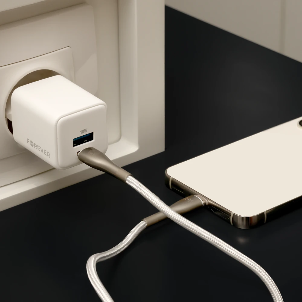 Forever TC-08-20AC GaN PD QC įkroviklis 1x USB-C 1x USB 20W baltas