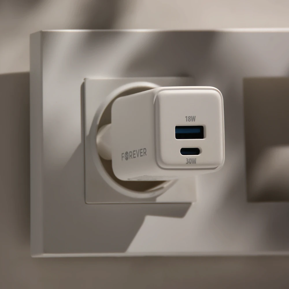 Forever TC-08-30AC GaN PD QC įkroviklis 1x USB-C 1x USB 30W baltas