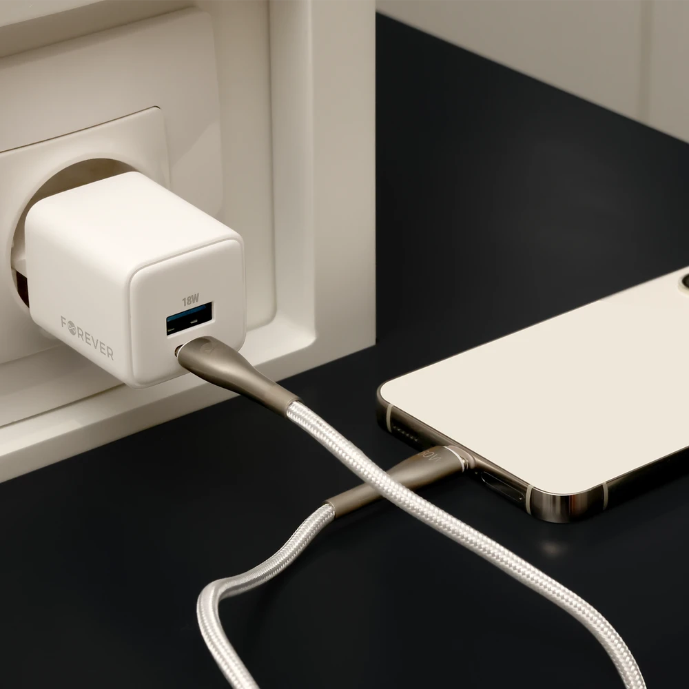 Forever TC-08-30AC GaN PD QC įkroviklis 1x USB-C 1x USB 30W baltas