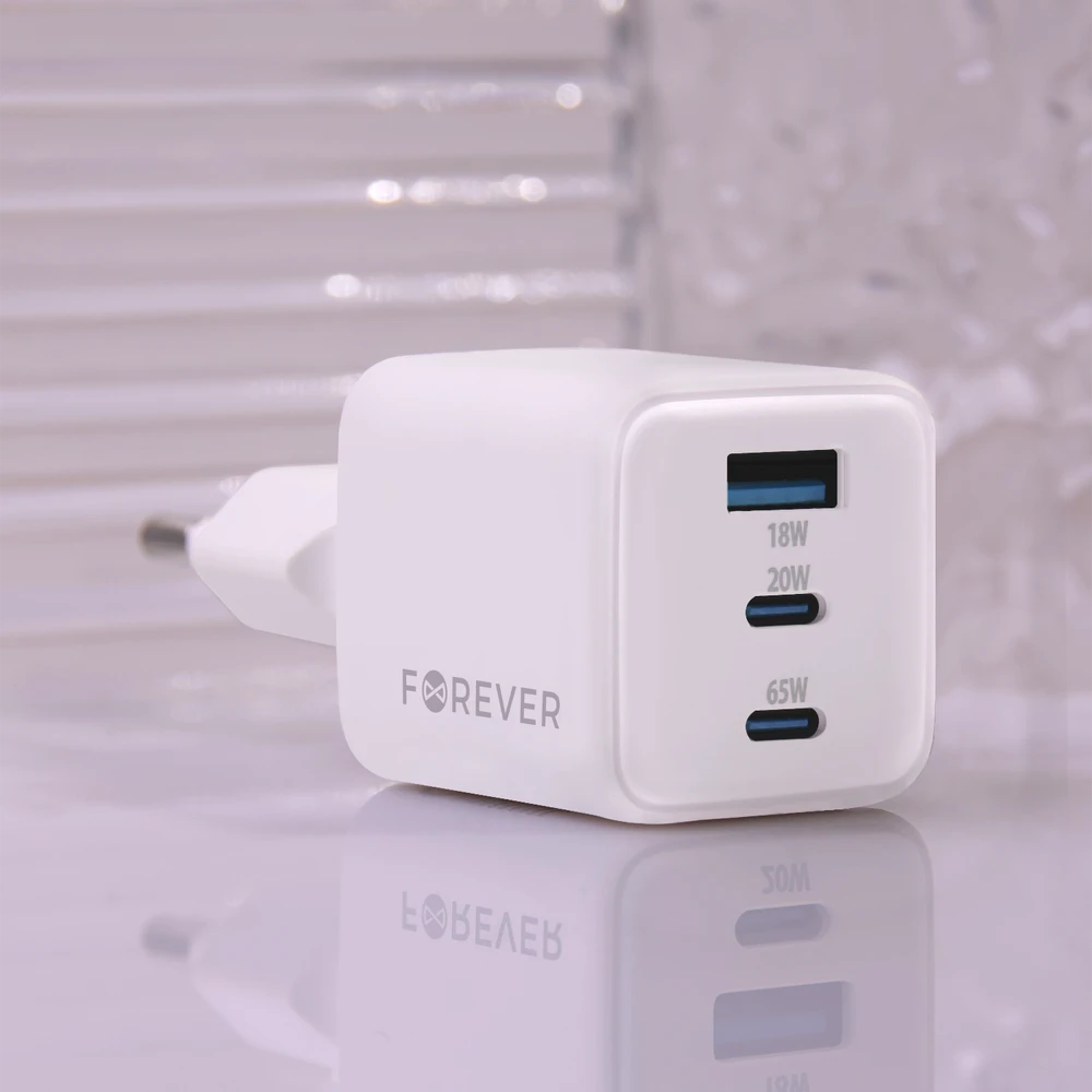 Forever TC-08-65ACC GaN PD QC įkroviklis 2x USB-C 1x USB 65W baltas