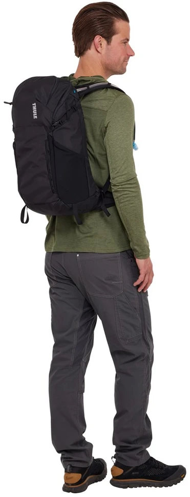 Juoda hidratacinė žygio kuprinė Thule Alltrail 22 l