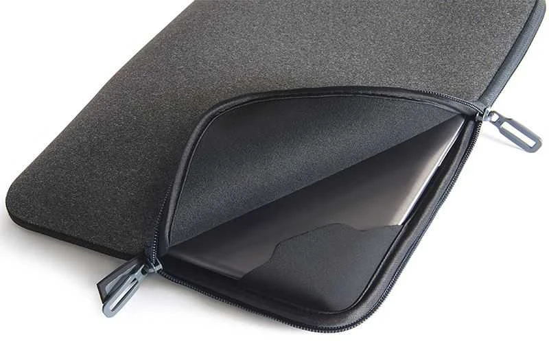 „Tucano Melange Second Skin“ dėklas, skirtas „MacBook Pro 15“ / „Ultrabook 13“ / „Notebook 14“ col., juodas