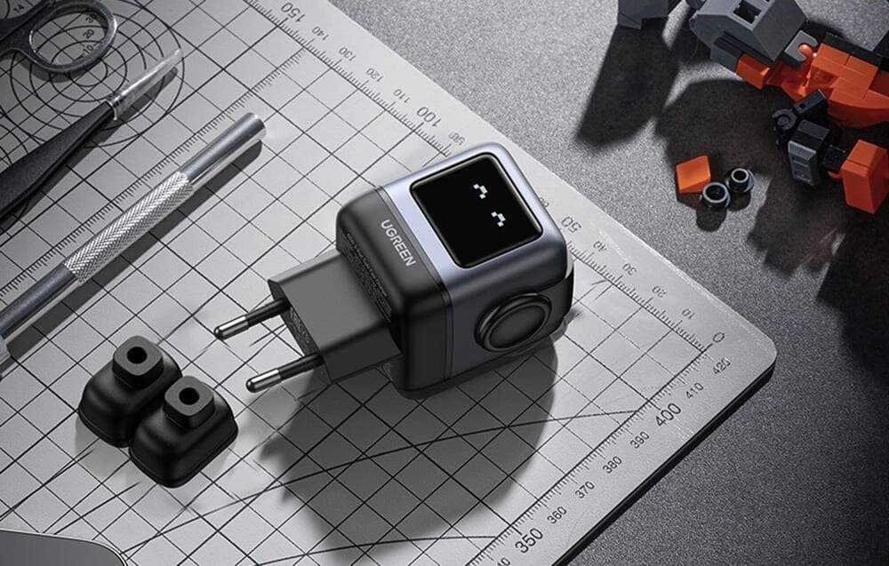 Įkroviklis Ugreen Nexode RG (Robot GaN), 65 W, Juodos spalvos
