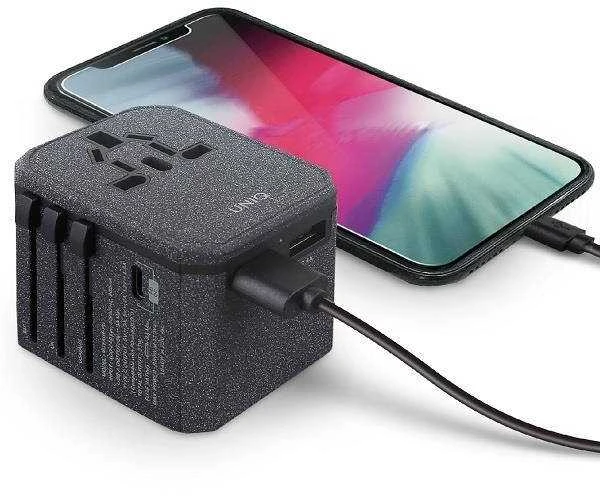 UNIQ Voyage World įkroviklio adapteris 33W + 2xUSB + PD 18W + QC 3.0 anglies pilkas (LITHOS kolekcija)