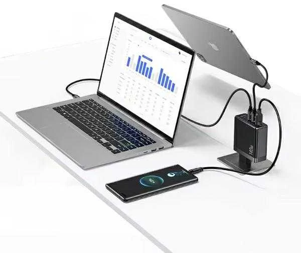 USAMS įkroviklis 2xUSB-C+1xUSB T52PD140W PD greito įkrovimo US-CC168 + U82 USB-C/USB-C US-SJ581 laidas