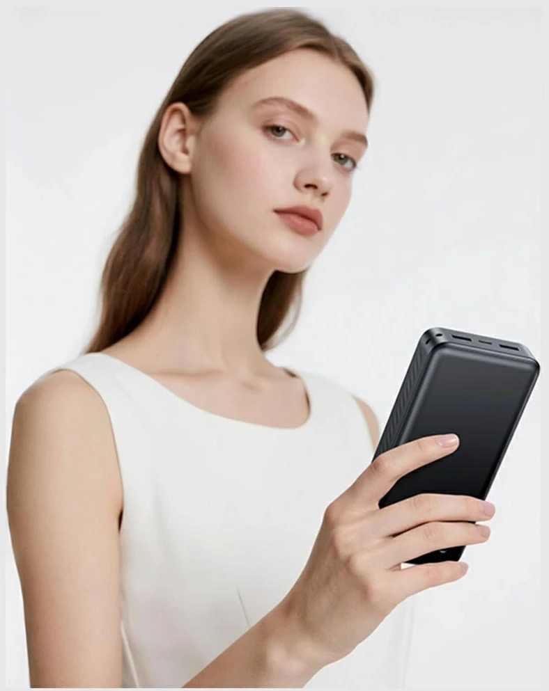 USAMS PB83 išorinė baterija 2xUSB-A 1xUSB-C 20000mAh baltas