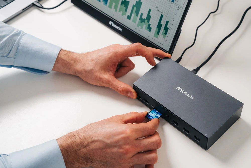 VERBATIM USB-C Pro Docking Station 17 prievadų CDS-17