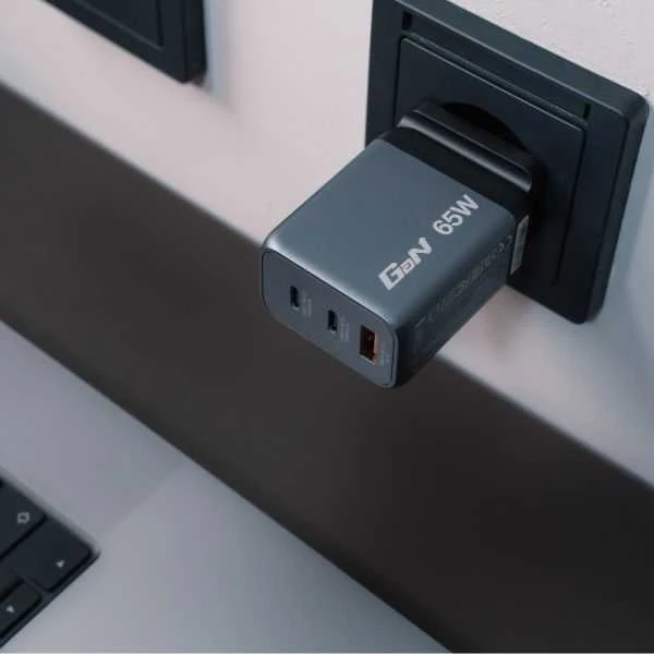 Verbatim GNC-65 GAN CHARGER 3 PORT 65W/U
