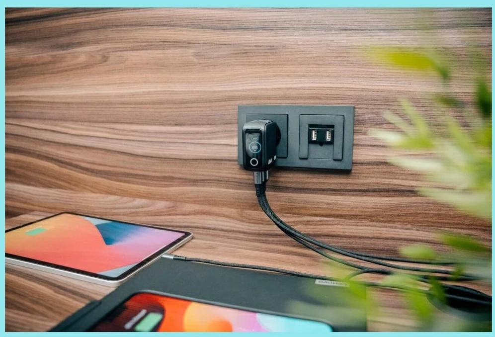 Verbatim Mini GaN mains charger 65W 2xUSB-C PD/1x USB-A QC EU/UK/USA adapter juodos spalvos 30238