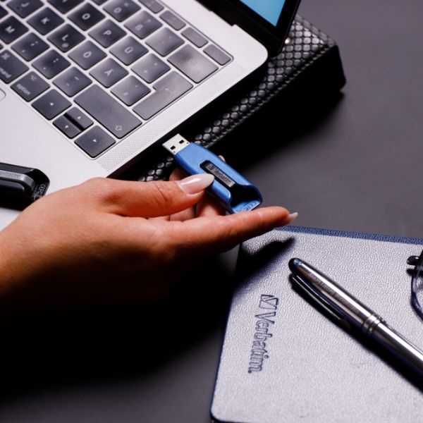 Verbatim Pendrive 128GB USB-A 3.2 V3 MAX mėlynos spalvos 49808