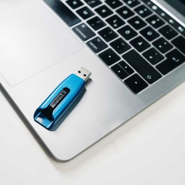 Verbatim Pendrive 128GB USB-A 3.2 V3 MAX mėlynos spalvos 49808