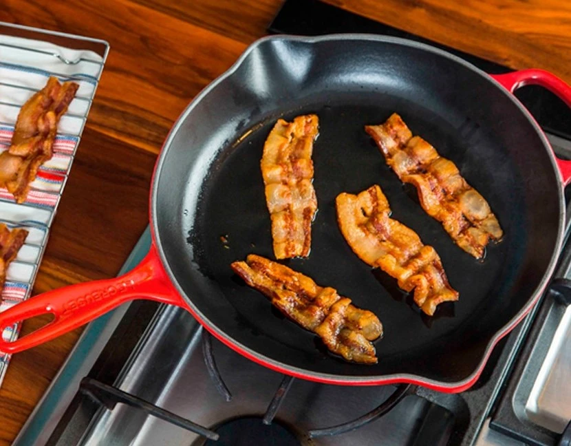 Kepimo Indas - Le Creuset Signature Ketaus Keptuvė 23cm Emaliuota Raudona