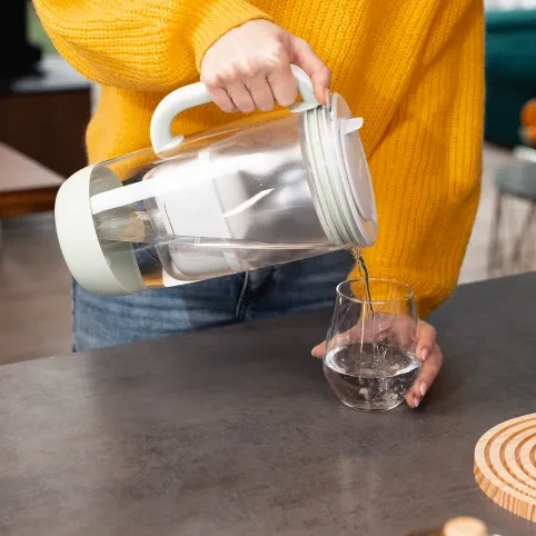 Vandens filtravimo ąsotis BRITA Glass Jug | 60-ojo jubiliejaus ribotas leidimas | Žalios spalvos | 2,5 l