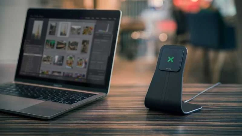 Xvidia XVIDA Fast Charging Desk Stand - Inductive įkroviklis for Samsung Quick Charge 2.0 juodos spalvos