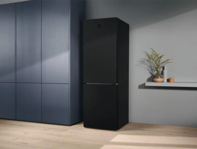 Šaldytuvas Electrolux LNT7ME32M2