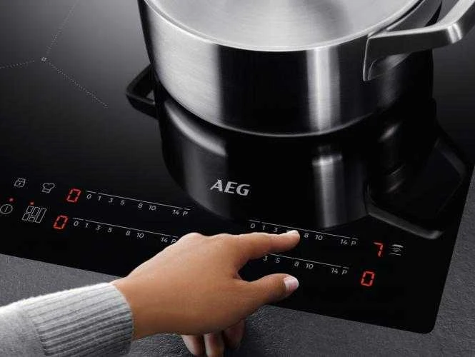 Kaitlentė AEG IKB32300CB (Pažeista pakuotė)