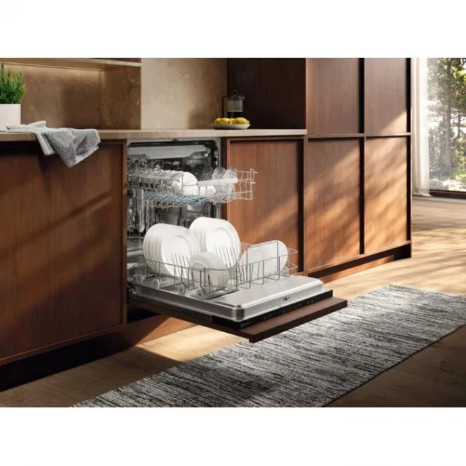 60 cm. pločio įmontuojama indaplovė Electrolux E62LB200T