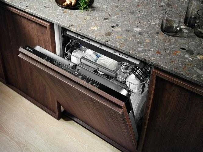 60 cm. pločio įmontuojama indaplovė Electrolux EEC67310L