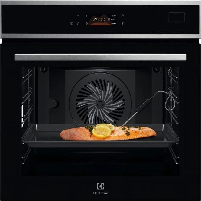 70 litrų talpos įmontuojama garinė orkaitė Electrolux EOB8S39WX