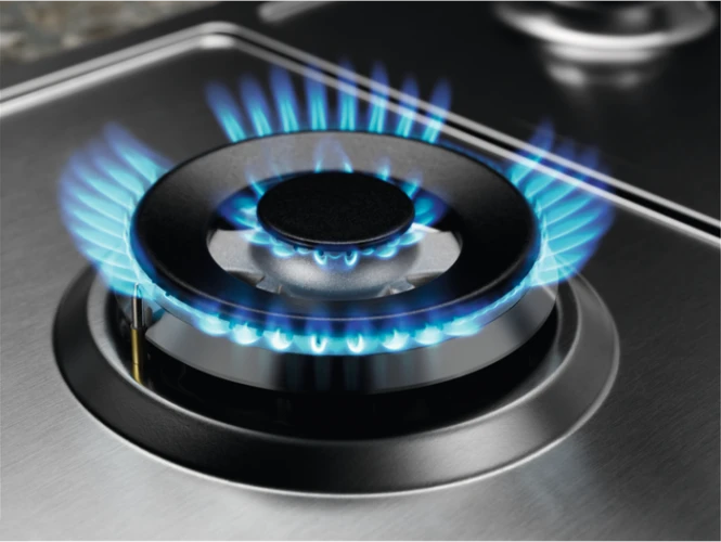 Baltos spalvos elektrinė orkaitė Electrolux EOF3H40BW