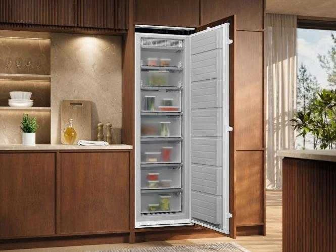 Įmontuojamas šaldiklis "No Frost" Electrolux KUN7NE18S