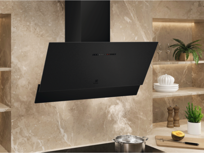 Juodos matinės spalvos 90 cm pločio kamino tipo gartraukis Electrolux LFV619Z