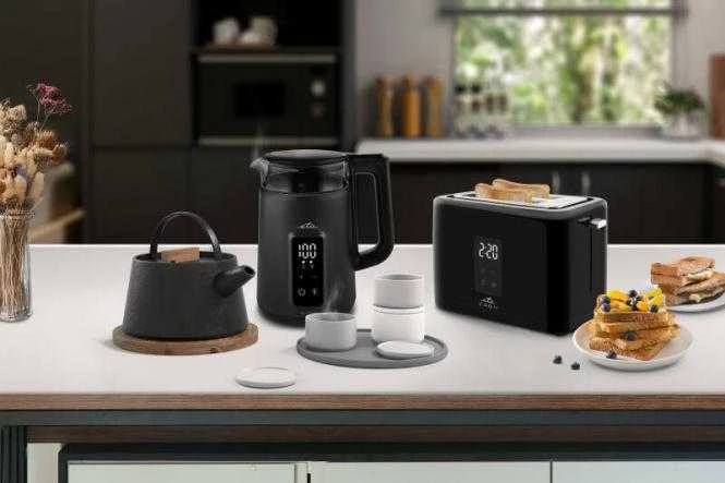 ETA Virdulys | Elena ETA959590000 | Electric | 2200 W | 1.7 L | Plastic | 360° rotational base | Juodas