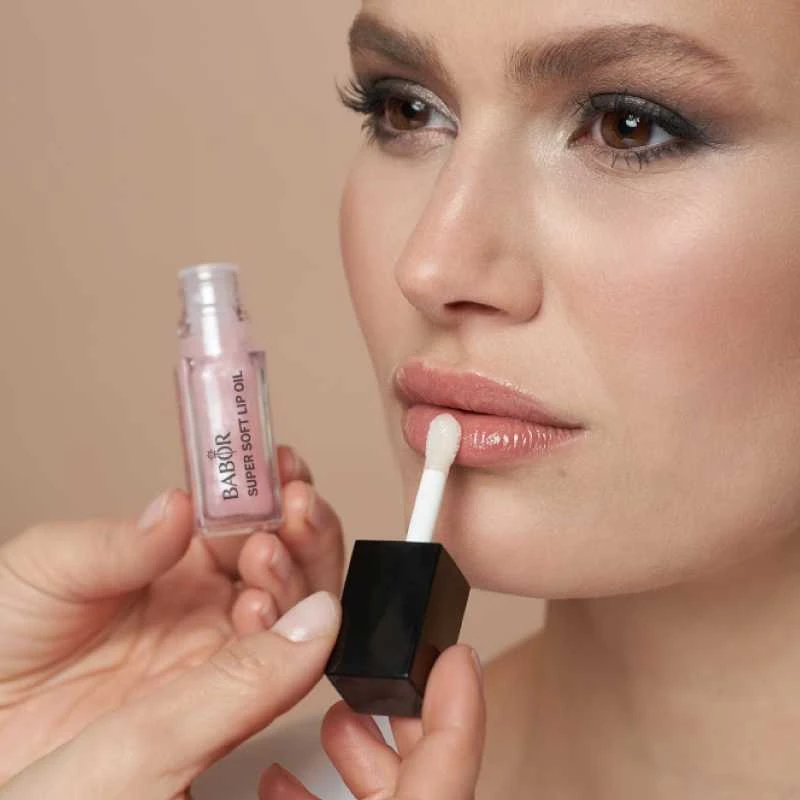 BABOR Aliejinis lūpų blizgis Super Soft Lip Oil 01 Pearl Rožinė