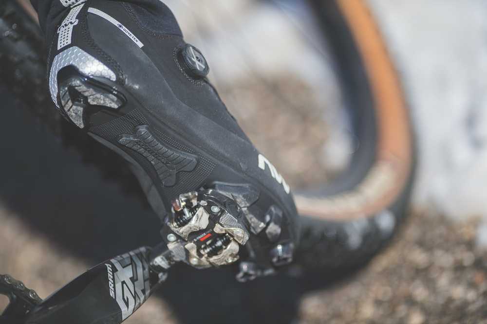 Dviračių batai su GORE-TEX membrana Northwave Extreme XC GTX