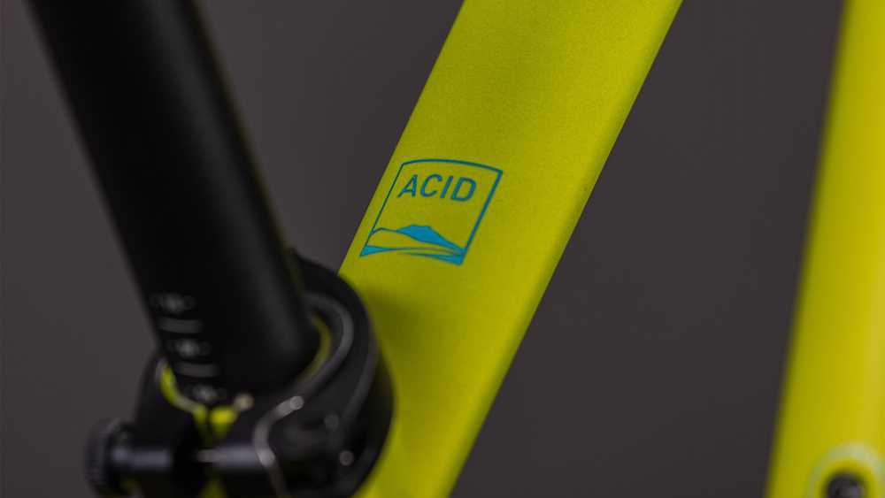 Dviratis Cube Acid 260 Disc lizard'n'mėlynas 2027
