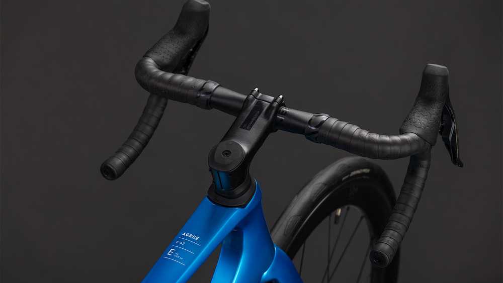 Dviratis Cube Agree C:62 EX topasblue'n'baltas 2026-56 cm (Dydis: 56 cm)
