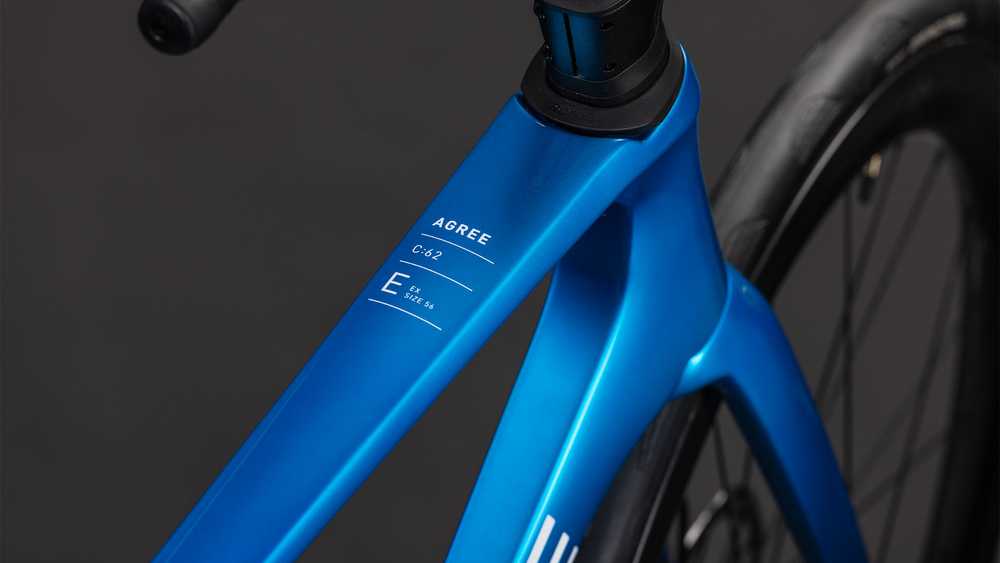 Dviratis Cube Agree C:62 EX topasblue'n'baltas 2026-56 cm (Dydis: 56 cm)