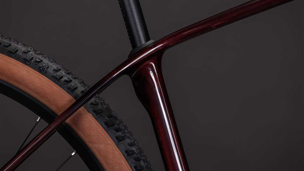 Dviratis Cube Reaction C:62 Race 29 liquidred'n'baltas 2026-M (Dydis: M)