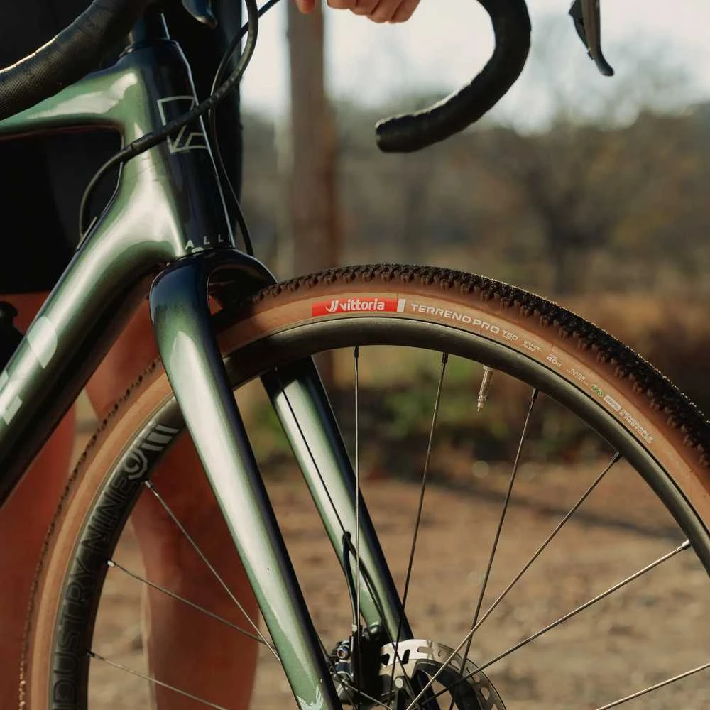 Padanga 28" Vittoria Terreno Pro T50 Mixed TLR Fold 700x40c / 40-622 natural