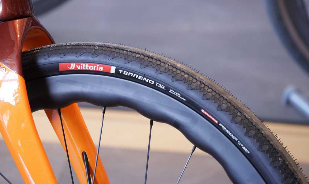 Padanga 28" Vittoria Terreno T10 Hardpack G2.0 TLR Fold 700x45c / 45-622 juodas