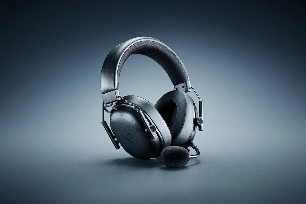 Razer Blackshark V3 juodos belaidės ausinės su mikrofonu
