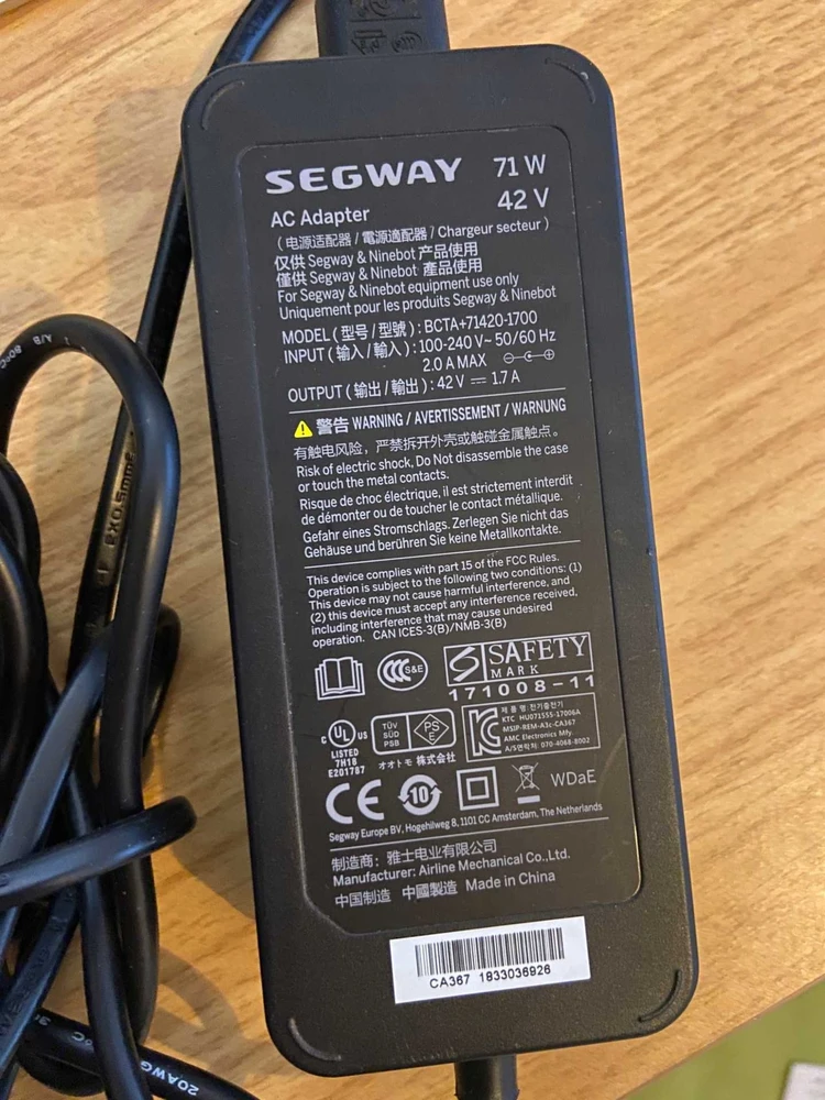 „Segway 36V“ paspirtuko įkroviklis
