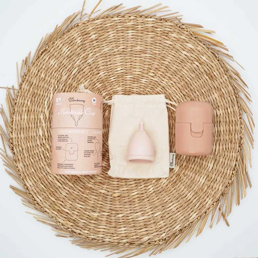 Menstruacinės taurelės ir sterilizatoriaus rinkinys BAMBOOZY, 1 vnt (L dydis)